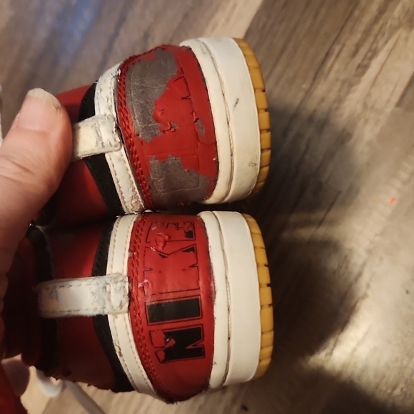 NIKE Hightops Toddler Size 9 Red &  Black - Picture 5 of 5